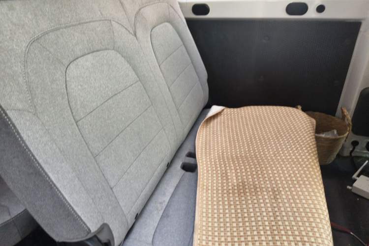 Used Wuling Yangguang 2024 300KM Comfort Version Passenger Van 75kW Left Rear Seat