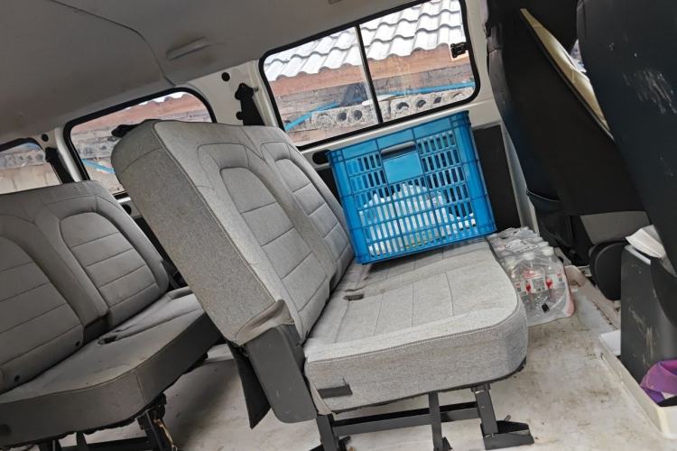 Used Wuling Yangguang 2024 300KM Comfort Version Passenger Van 75kW Left Rear Seat