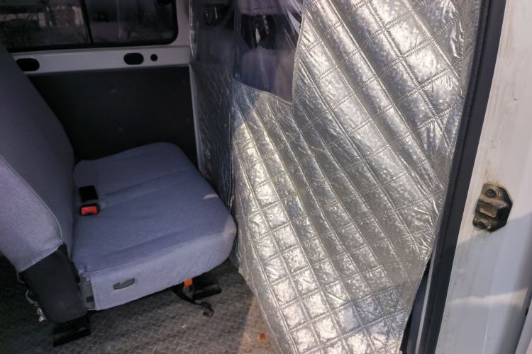 Used Wuling Yangguang 2024 300KM Comfort Version Passenger Van 75kW Left Rear Seat
