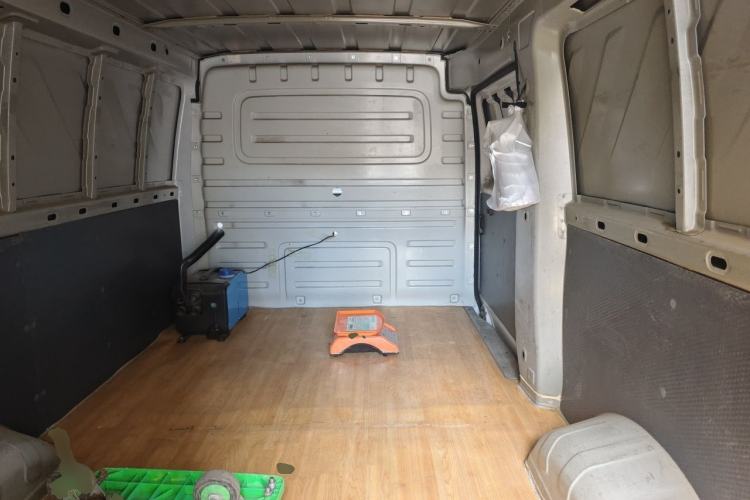 Used Wuling Yangguang 2024 300km Range Practical Window-Sealed Version 60kW Left Rear Seat