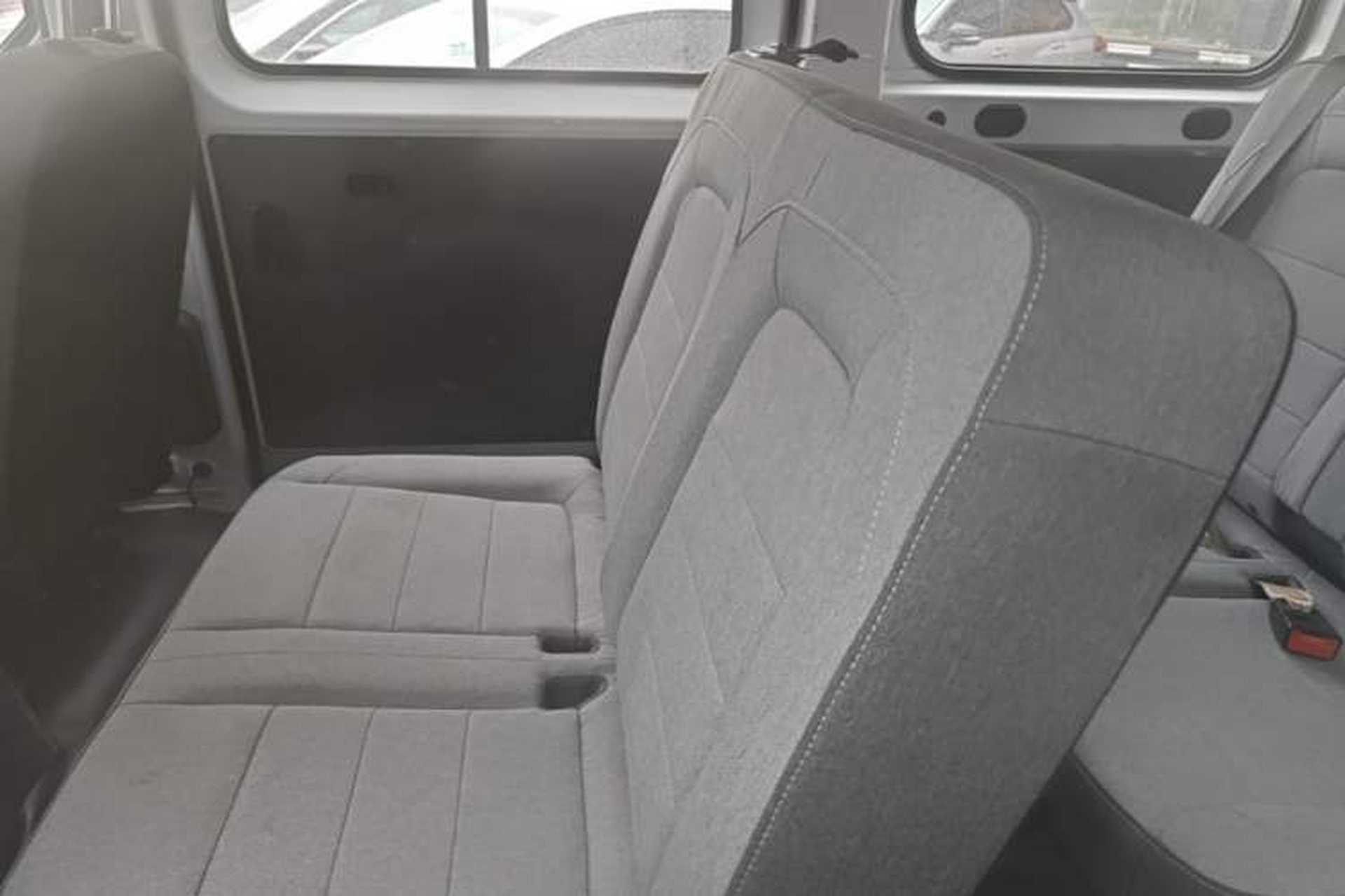 Used Wuling Yangguang 2024 300KM Comfort Version Passenger Van 75kW Left Rear Seat