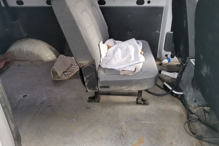 Used Wuling Yangguang 2024 300KM Comfort Version Passenger Van 75kW Left Rear Seat