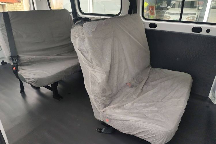 Used Wuling Yangguang 2024 300KM Comfort Version Passenger Van 75kW Left Rear Seat