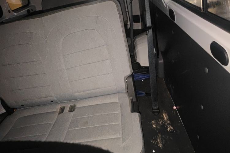 Used Wuling Yangguang 2024 300KM Comfort Version Passenger Van 75kW Left Rear Seat