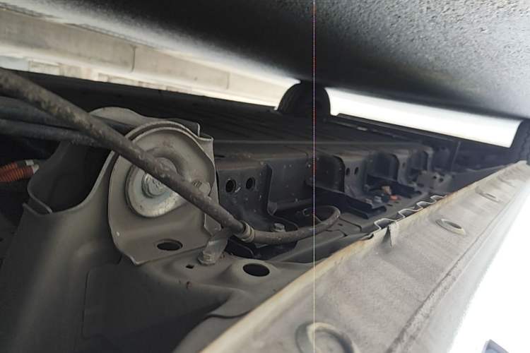Used Wuling Yangguang 2024 300km Comfort Version with Sealed Windows 60kW Left Side Sill