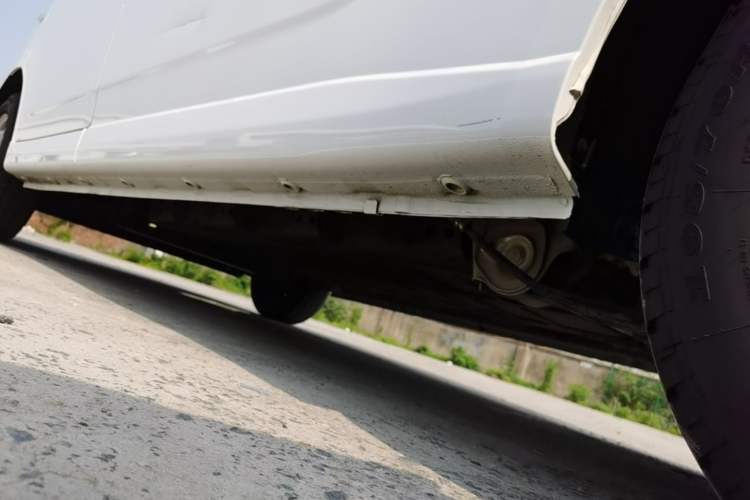 Used Wuling Yangguang 2024 300KM Comfort Version Passenger Van 75kW Left Side Sill