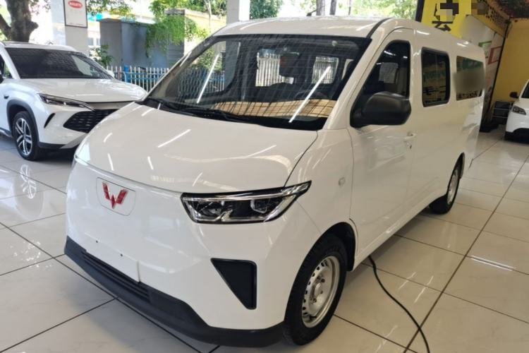 Wuling Yangguang 2024 300KM Comfort Version Passenger Van 75kW