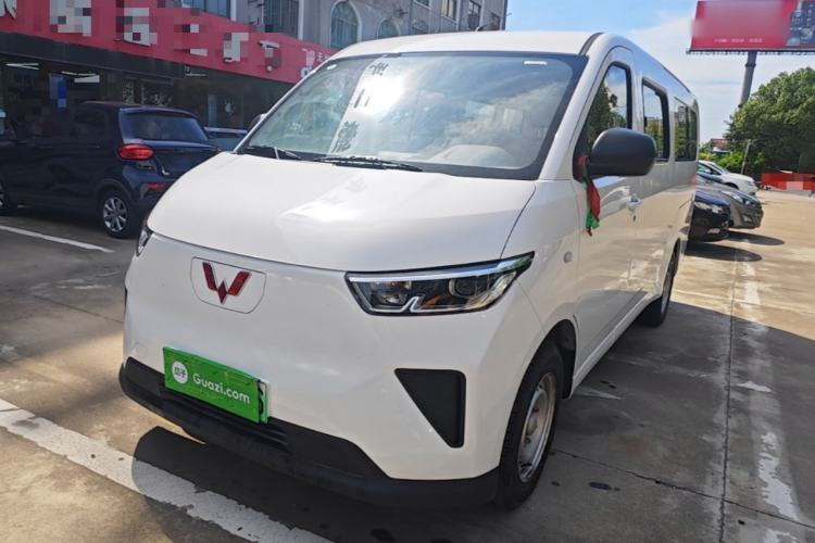 Used Wuling Yangguang 2024 300KM Comfort Version Passenger Van 75kW Guazi used car, China used car export, Used car for sale, Used  cars, Cheapest cars for sale