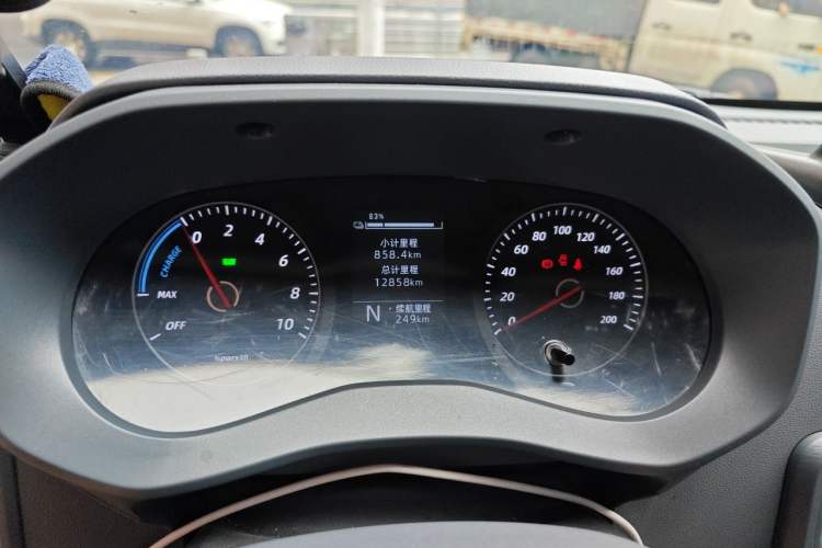 Used Wuling Yangguang 2024 300km Comfort Version with Sealed Windows 60kW Odometer Close Up