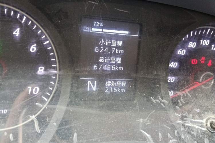 Used Wuling Yangguang 2024 300KM Comfort Version Passenger Van 75kW Odometer Close Up