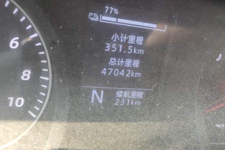 Used Wuling Yangguang 2024 300km Range Practical Window-Sealed Version 60kW Odometer Close Up