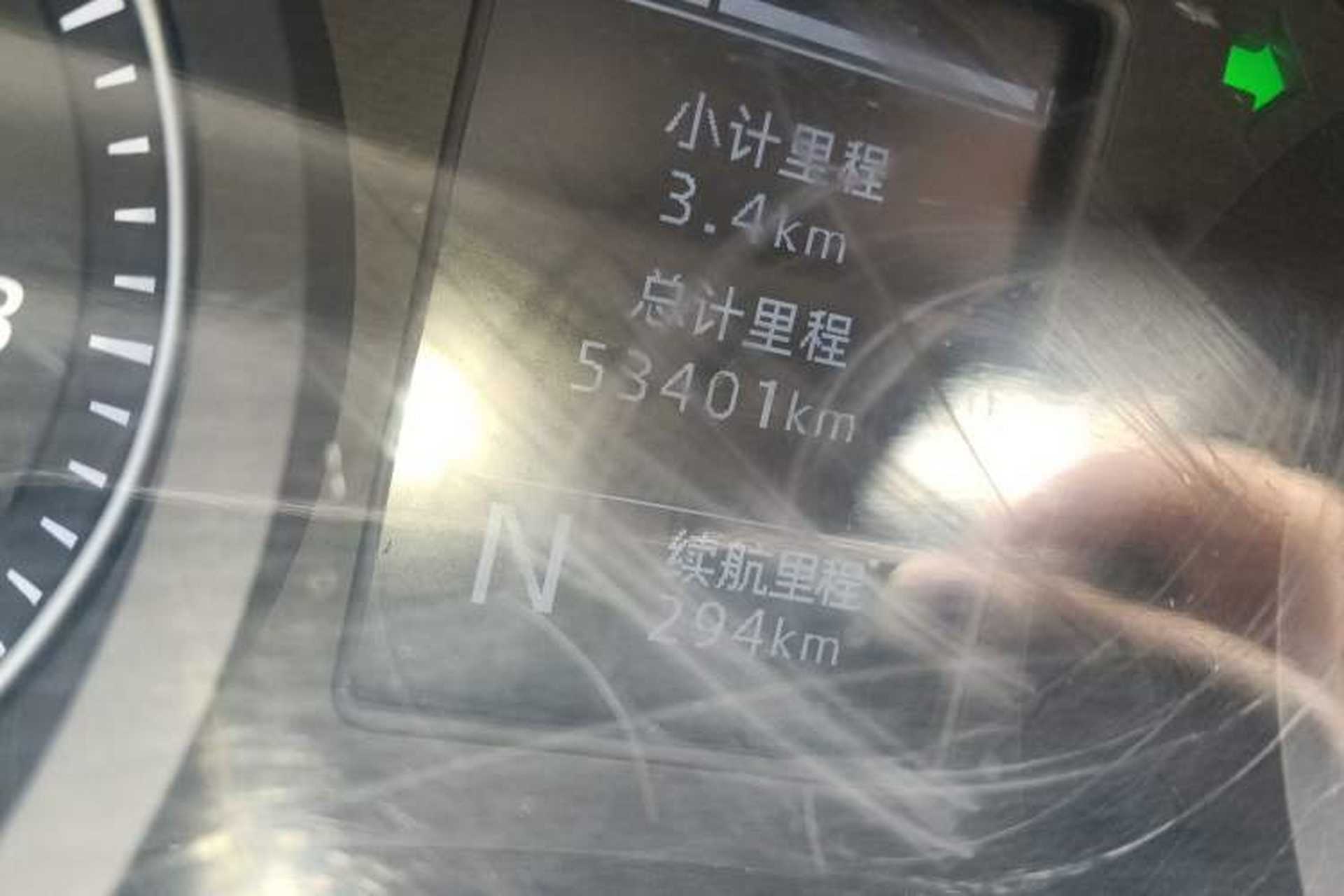 Used Wuling Yangguang 2024 300KM Comfort Version Passenger Van 75kW Odometer Close Up