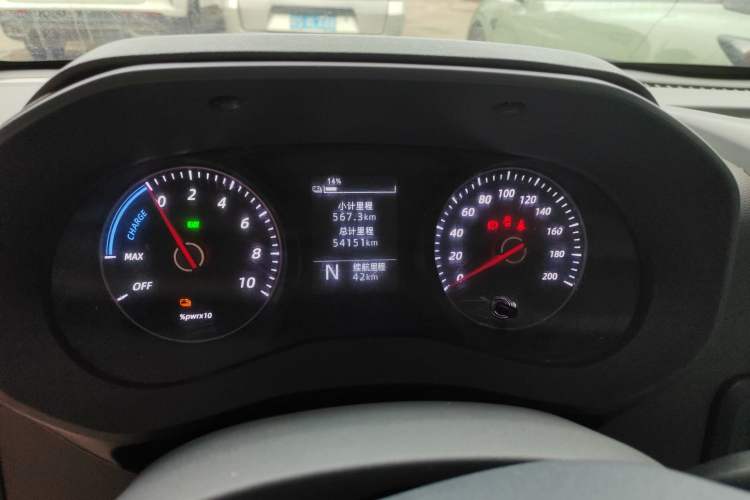 Used Wuling Yangguang 2024 300km Range Practical Window-Sealed Version 60kW Odometer Close Up