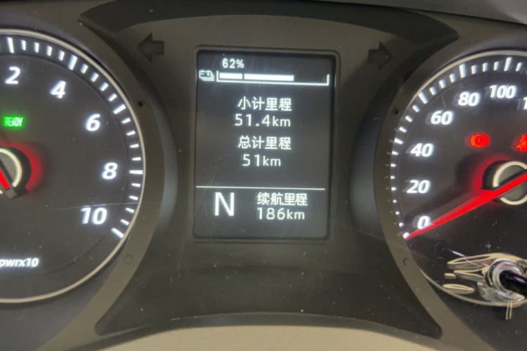 Used Wuling Yangguang 2024 300KM Comfort Version Passenger Van 75kW Odometer Close Up