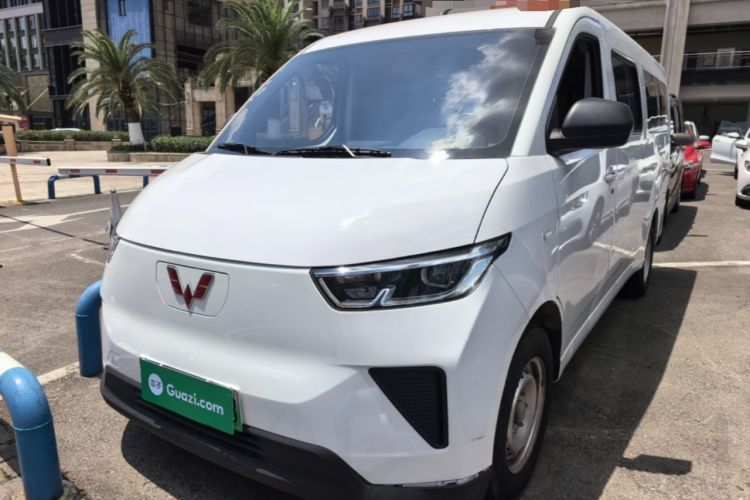 Used Wuling Yangguang 2024 300KM Comfort Version Passenger Van 75kW Guazi used car, China used car export, Used car for sale, Used  cars, Cheapest cars for sale