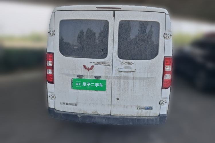 Used Wuling Yangguang 2024 300KM Comfort Version Passenger Van 75kW Rear