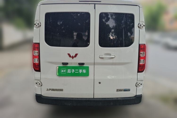 Used Wuling Yangguang 2024 300KM Comfort Version Passenger Van 75kW Rear