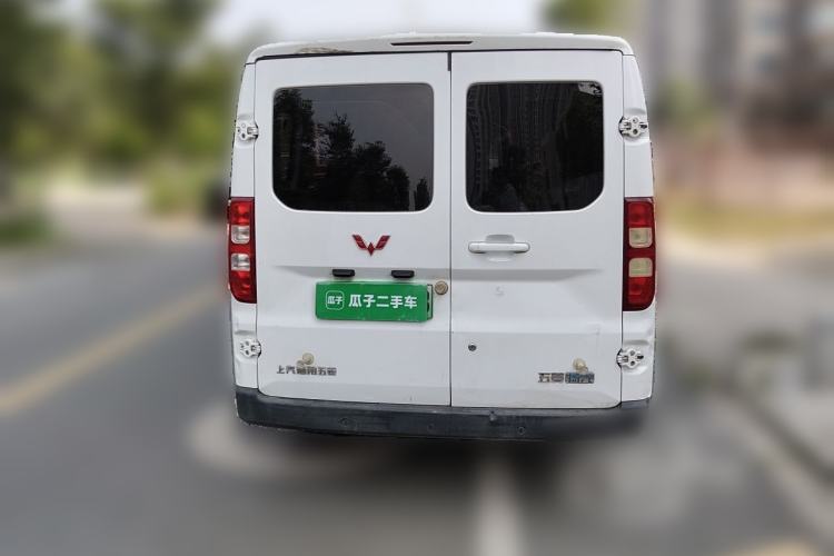 Used Wuling Yangguang 2024 300KM Comfort Version Passenger Van 75kW Rear