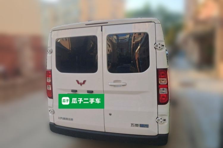 Used Wuling Yangguang 2024 300KM Comfort Version Passenger Van 75kW Rear