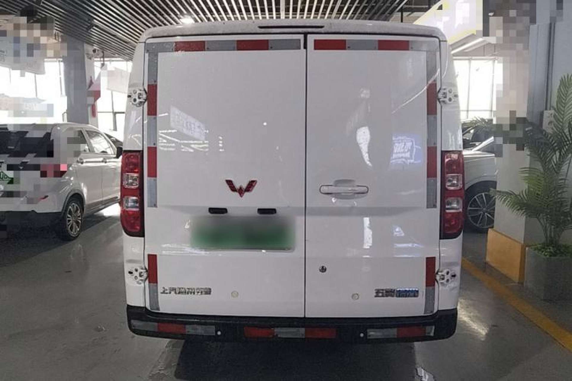 Used Wuling Yangguang 2024 300km Range Practical Window-Sealed Version 60kW Rear