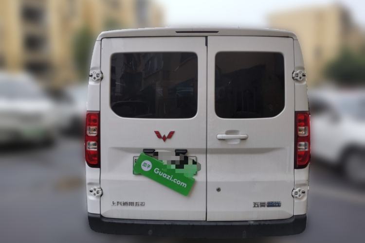 Used Wuling Yangguang 2024 300KM Comfort Version Passenger Van 75kW Rear