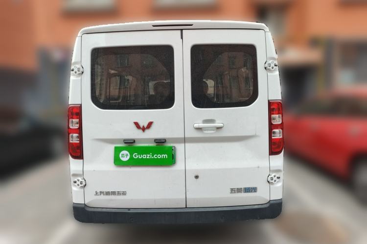 Used Wuling Yangguang 2024 300km Comfort-Grade Passenger Van 60kW Rear