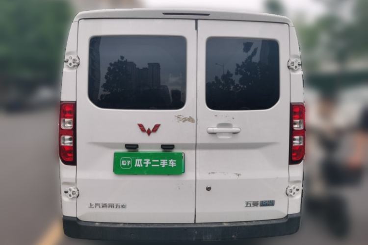 Used Wuling Yangguang 2024 300KM Comfort Version Passenger Van 75kW Rear