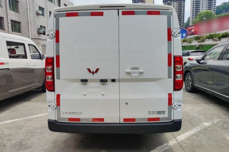 Used Wuling Yangguang 2024 300km Comfort Version with Sealed Windows 75kW Rear