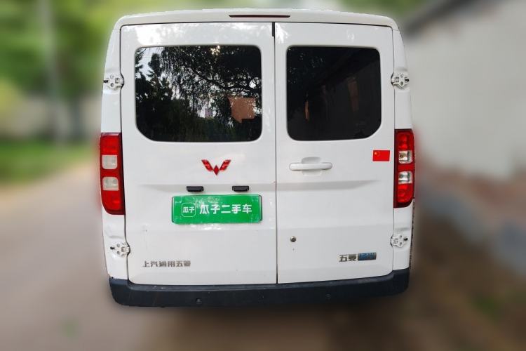 Used Wuling Yangguang 2024 300KM Comfort Version Passenger Van 75kW Rear