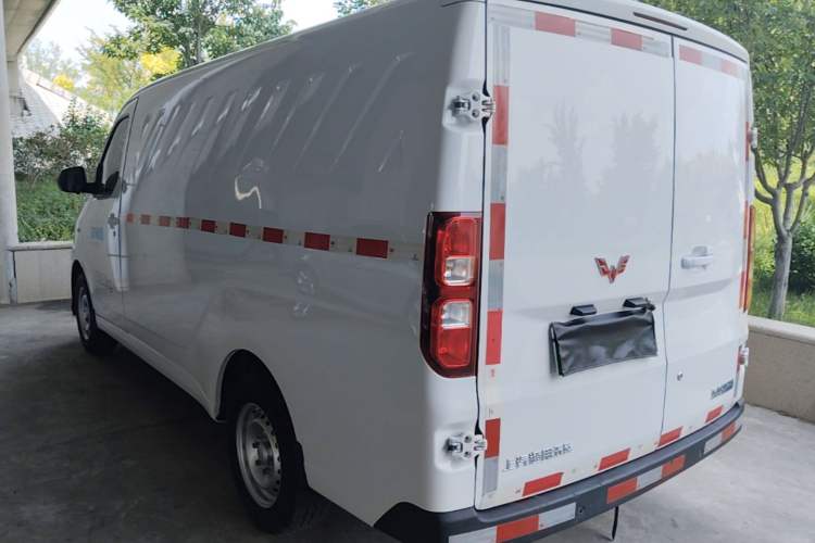 Used Wuling Yangguang 2024 300km Range Practical Window-Sealed Version 60kW Rear Left 45 Deg