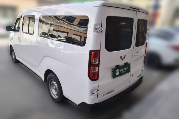 Used Wuling Yangguang 2024 300KM Comfort Version Passenger Van 75kW Rear Left 45 Deg