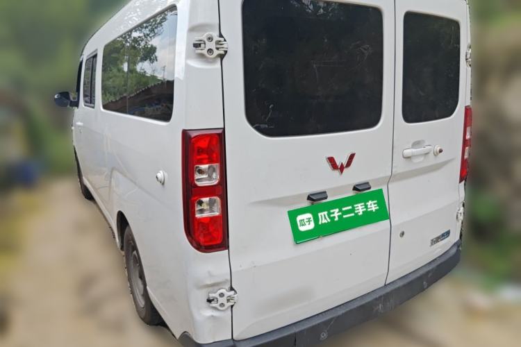 Used Wuling Yangguang 2024 300KM Comfort Version Passenger Van 75kW Rear Left 45 Deg
