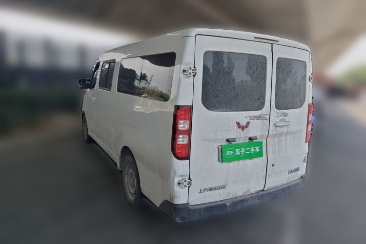 Used Wuling Yangguang 2024 300KM Comfort Version Passenger Van 75kW Rear Left 45 Deg