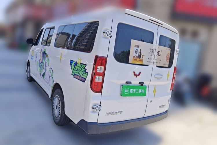 Used Wuling Yangguang 2024 300KM Comfort Version Passenger Van 75kW Rear Left 45 Deg