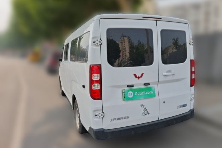Used Wuling Yangguang 2024 300KM Comfort Version Passenger Van 75kW Rear Left 45 Deg