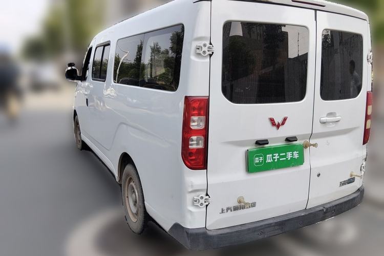 Used Wuling Yangguang 2024 300KM Comfort Version Passenger Van 75kW Rear Left 45 Deg