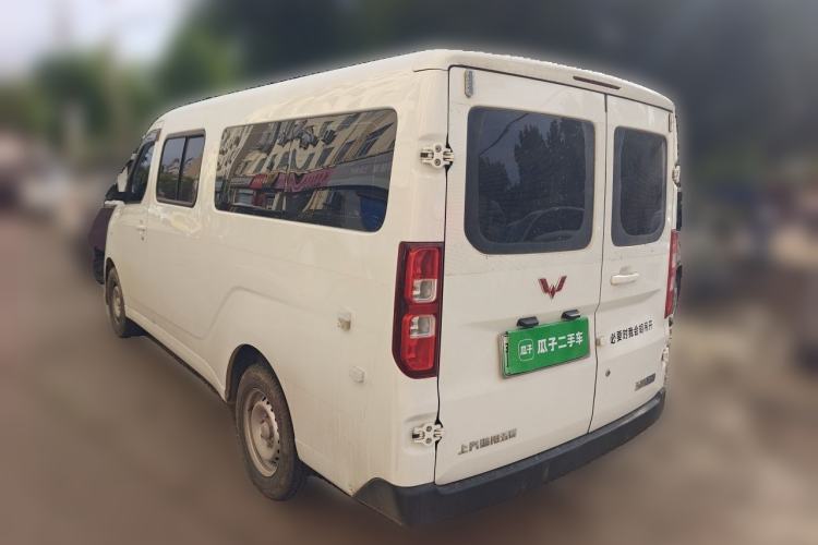 Used Wuling Yangguang 2024 300KM Comfort Version Passenger Van 75kW Rear Left 45 Deg