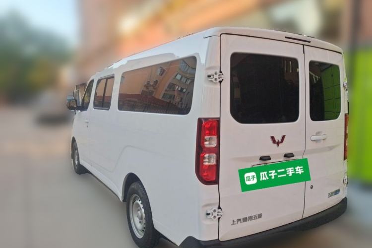 Used Wuling Yangguang 2024 300KM Comfort Version Passenger Van 75kW Rear Left 45 Deg
