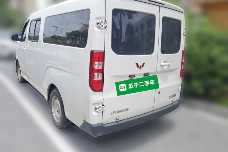 Used Wuling Yangguang 2024 300KM Comfort Version Passenger Van 75kW Rear Left 45 Deg