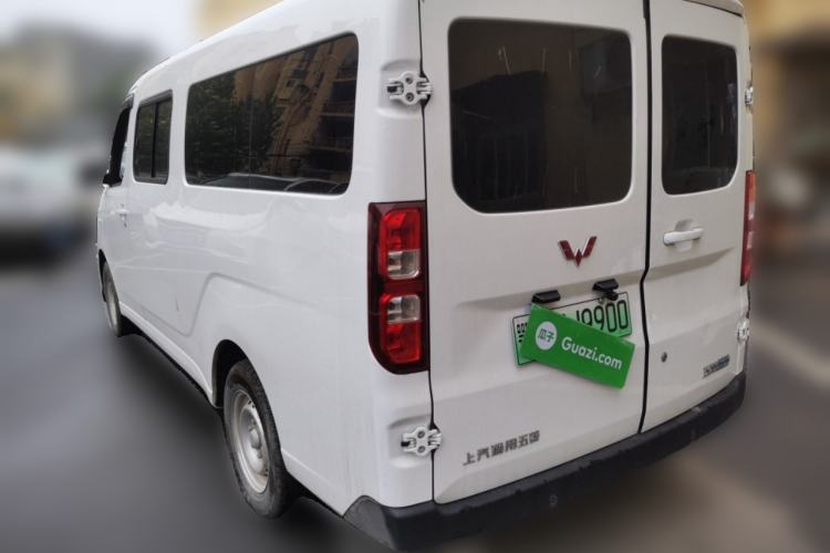 Used Wuling Yangguang 2024 300KM Comfort Version Passenger Van 75kW Rear Left 45 Deg