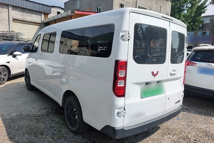 Used Wuling Yangguang 2024 300KM Comfort Version Passenger Van 75kW Rear Left 45 Deg