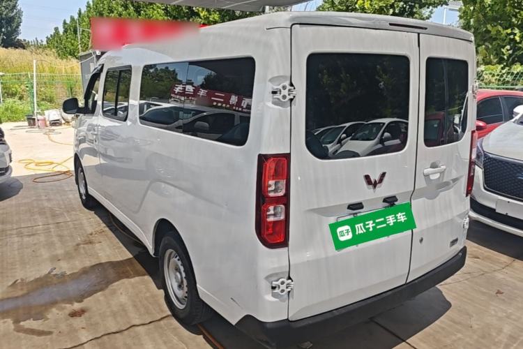 Used Wuling Yangguang 2024 300KM Comfort Version Passenger Van 75kW Rear Left 45 Deg