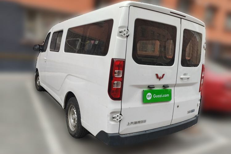 Used Wuling Yangguang 2024 300km Comfort-Grade Passenger Van 60kW Rear Left 45 Deg