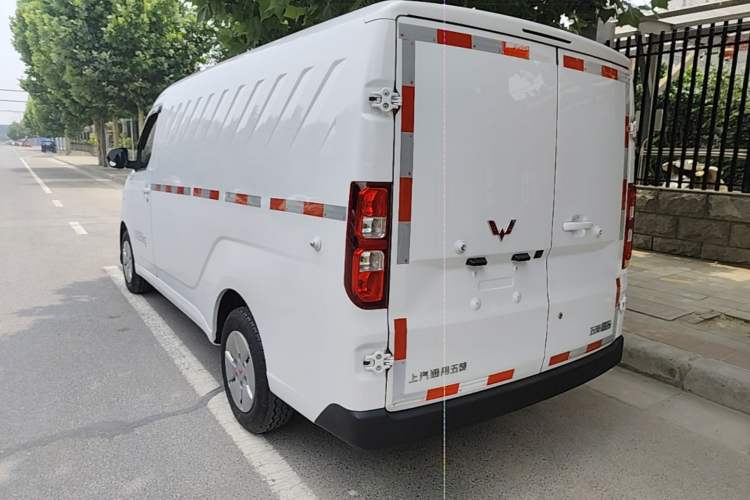 Used Wuling Yangguang 2024 300km Comfort Version with Sealed Windows 60kW Rear Left 45 Deg