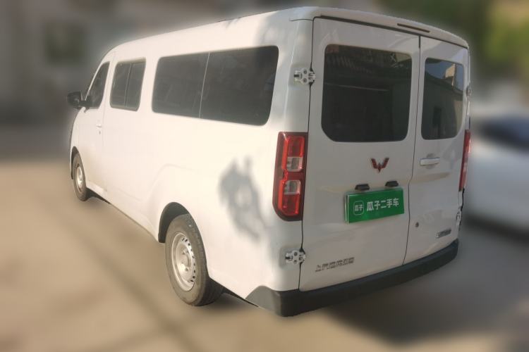Used Wuling Yangguang 2024 300KM Comfort Version Passenger Van 75kW Rear Left 45 Deg