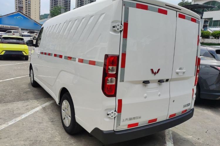 Used Wuling Yangguang 2024 300km Comfort Version with Sealed Windows 75kW Rear Left 45 Deg