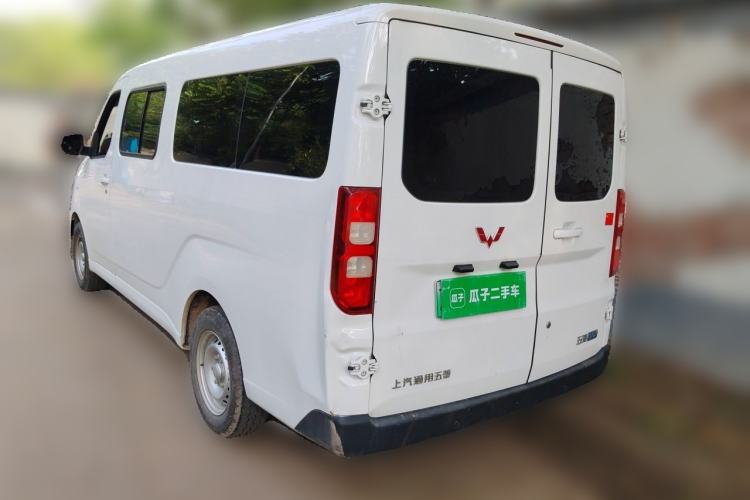Used Wuling Yangguang 2024 300KM Comfort Version Passenger Van 75kW Rear Left 45 Deg