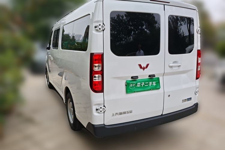 Used Wuling Yangguang 2024 300KM Comfort Version Passenger Van 75kW Rear Left 45 Deg