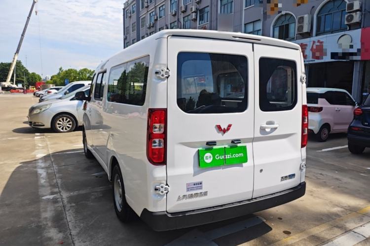 Used Wuling Yangguang 2024 300KM Comfort Version Passenger Van 75kW Rear Left 45 Deg