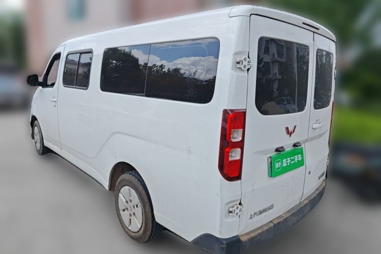 Used Wuling Yangguang 2024 300KM Comfort Version Passenger Van 75kW Rear Left 45 Deg
